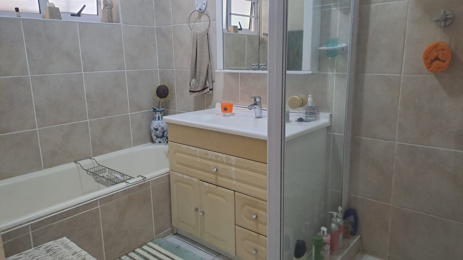 4 Bedroom Property for Sale in Beacon Bay Eastern Cape